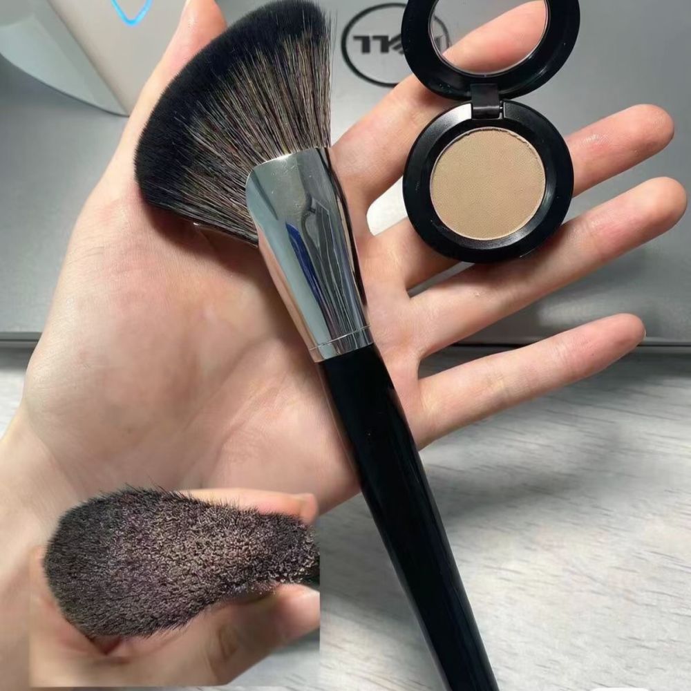 Profesjonalny, kątowy pędzel d – Beauty Makeup Looks recenzja i cena